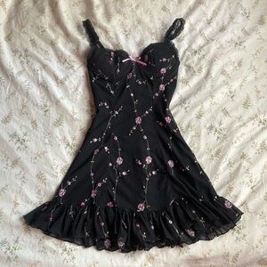 Sugar thrillz ruffle trim floral mini dress in great condition size small